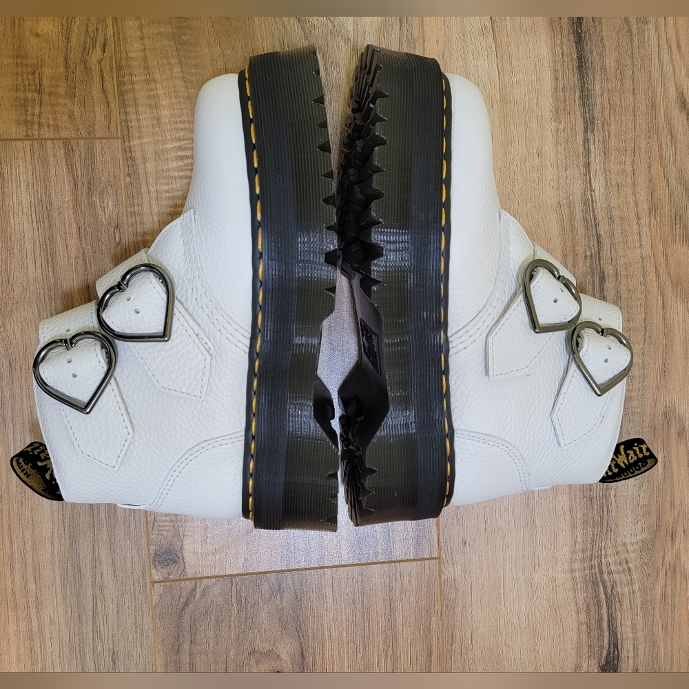 ❤️Dr. Martens, DEVON FLOWER BUCKLE LEATHER PLATFORM BOOTS,size US 7 - Picture 9 of 12